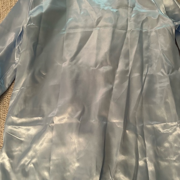 Light Blue Blazer with Collared Neckline and Lightweight Fabric - Picture 6 of 16